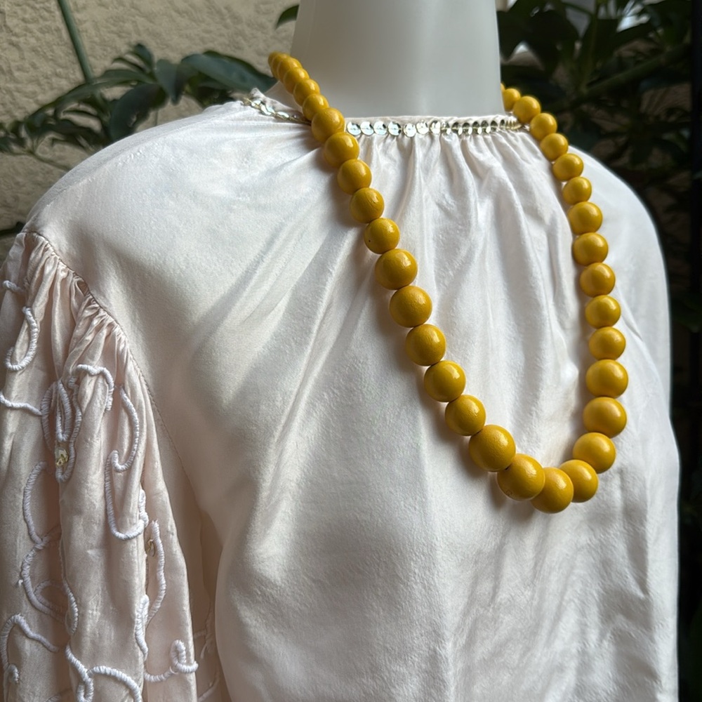 Vintage Yellow wooden Handmade Necklace - Picture 3 of 8